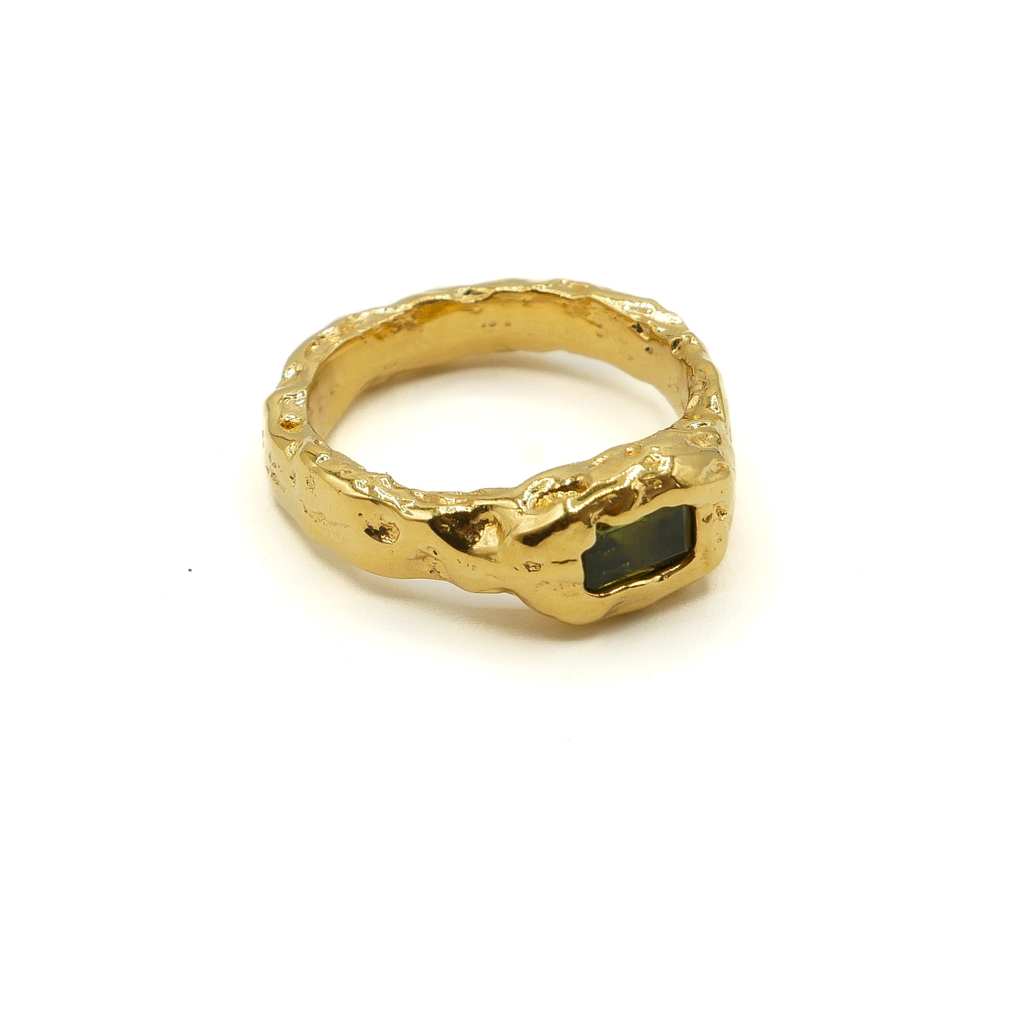 PERIDOT SIGNET T56