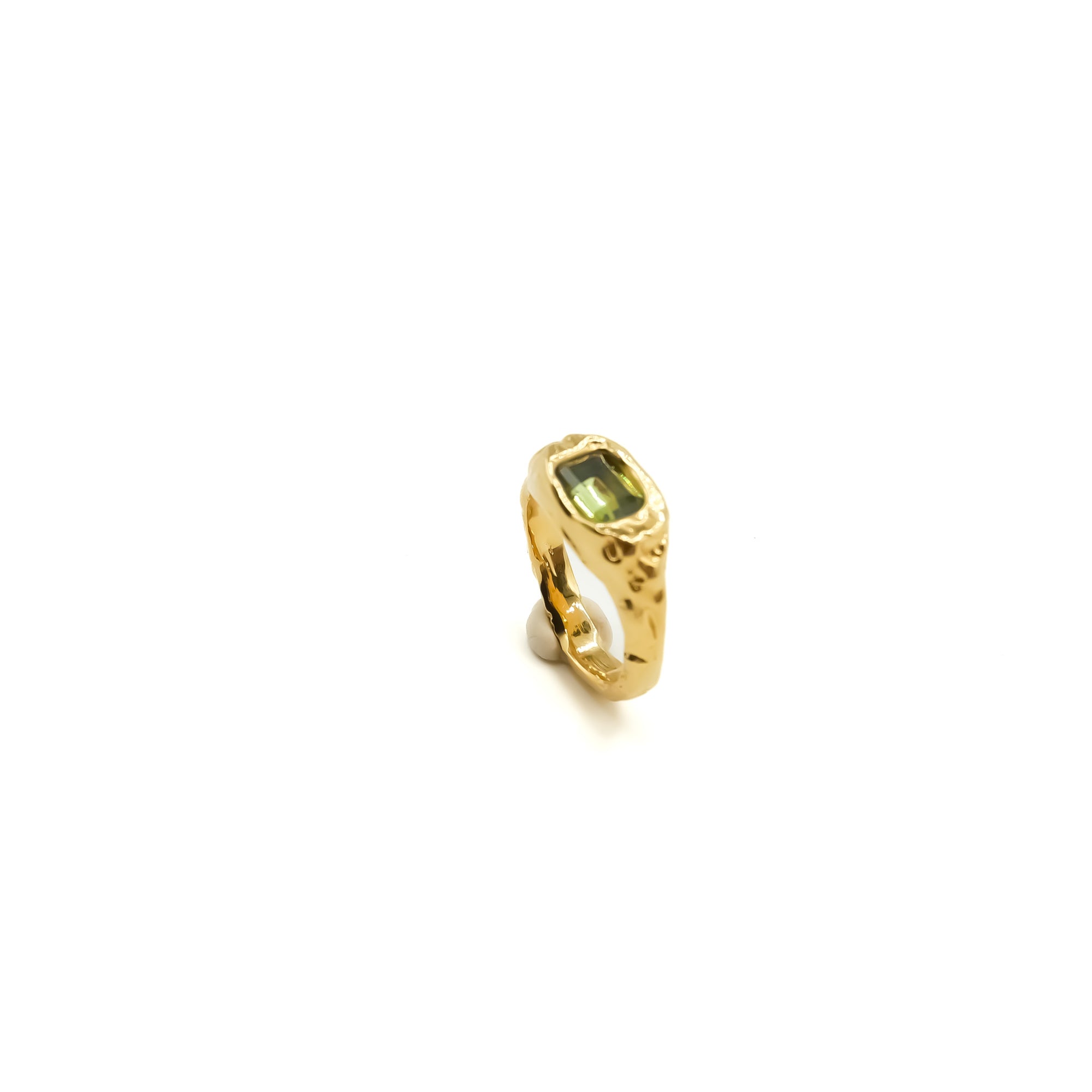 PERIDOT SIGNET T49