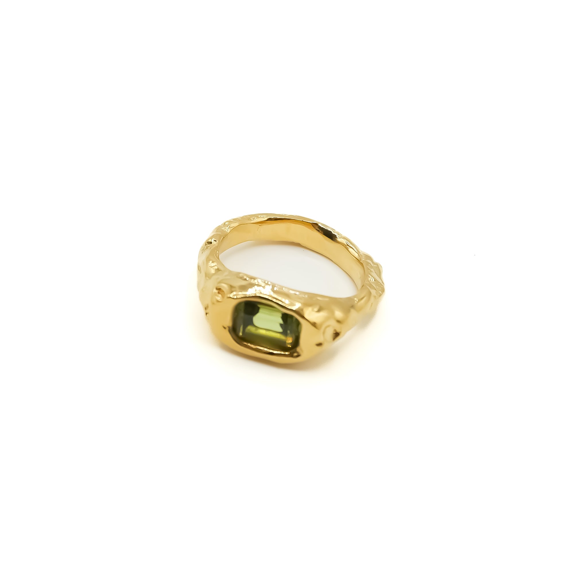 PERIDOT SIGNET T49