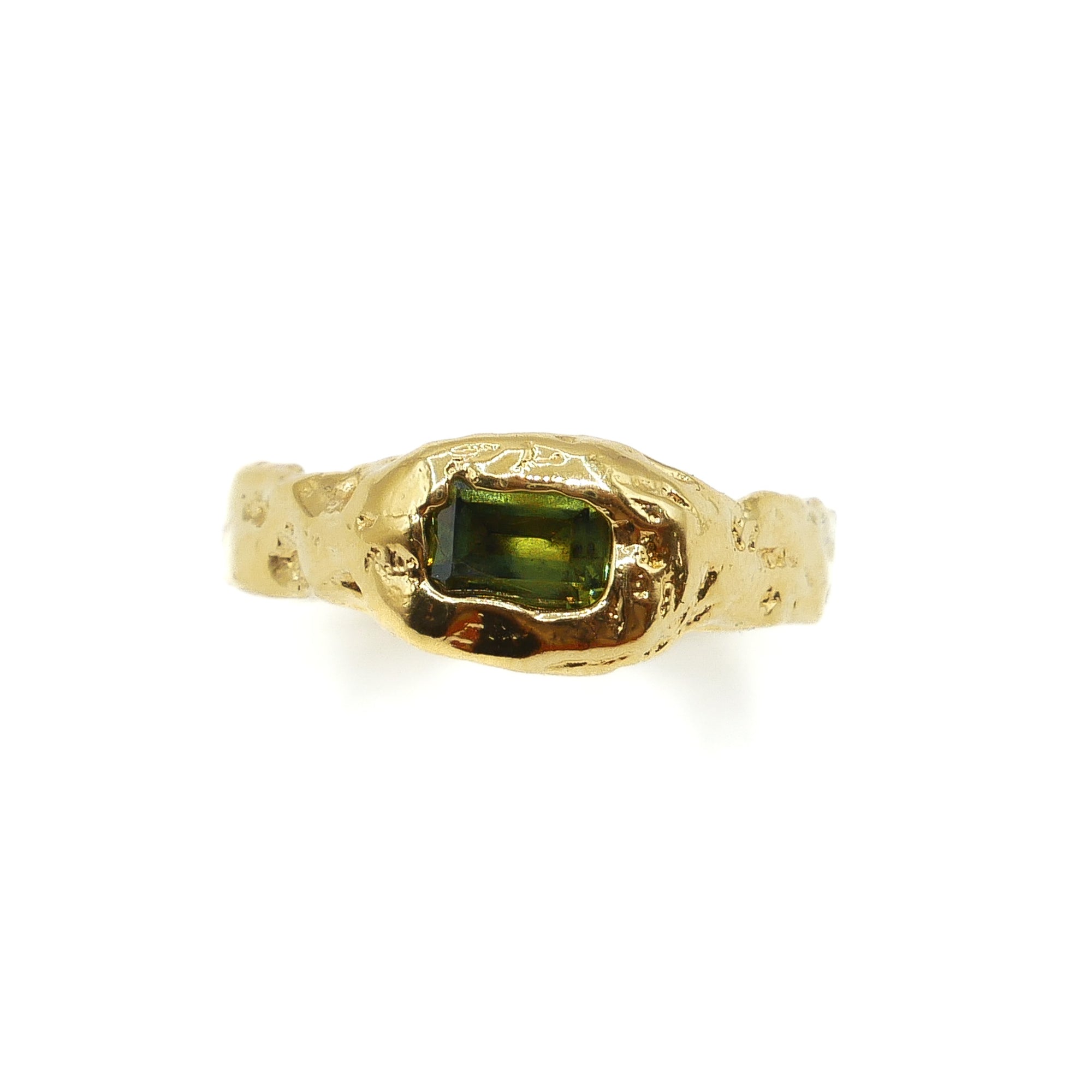 PERIDOT SIGNET T56