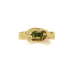 PERIDOT SIGNET T56